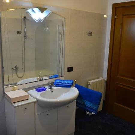 Elisa לינה וארוחת בוקר