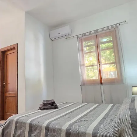 Elisa B&B 보사